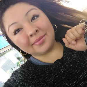 Meet your Posher, Zoila